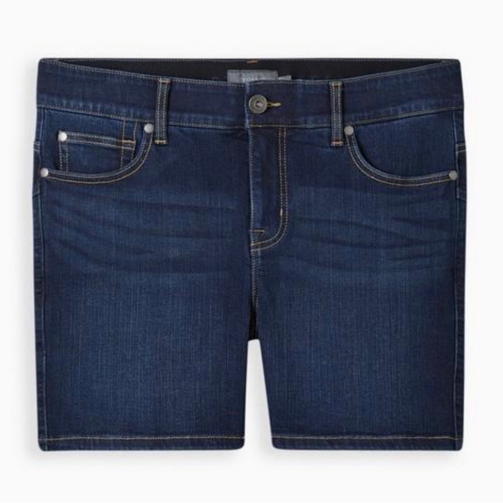 NWT Torrid 5 inch Bombshell Stretch Jean Shorts
